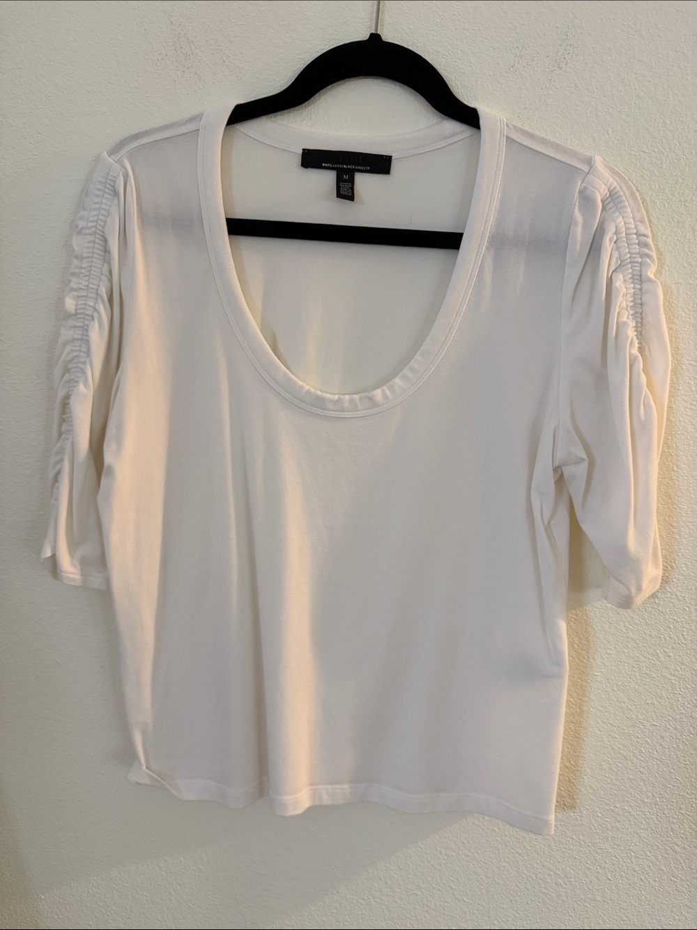 White House Black Market Cream Scoop Neck Ruched Short Sleeve Top